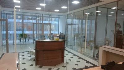 Цельностеклянные перегородки